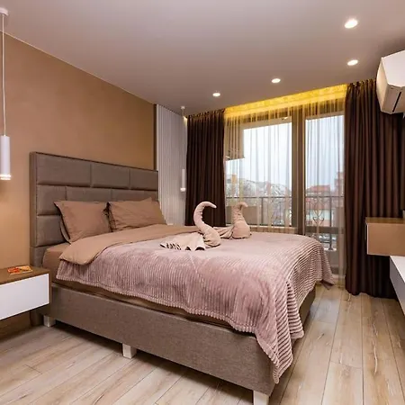 Апартамент Victoria 2-bedroom *