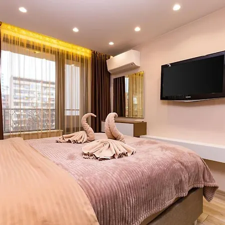Апартамент Victoria 2-bedroom *