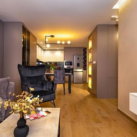 Victoria 2-bedroom Апартамент *